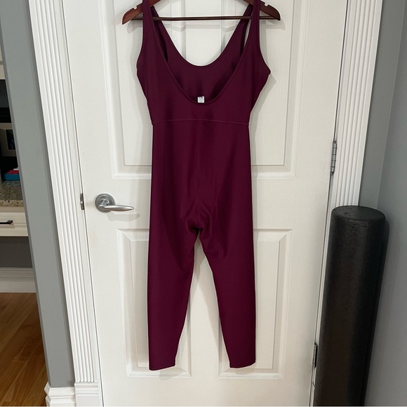 Women’s burgandy 1 piece spandex suit size medium - Picture 2 of 6